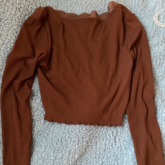 Lace Trim Long Sleeve Ribbed Shirt - Picture 4 of 5